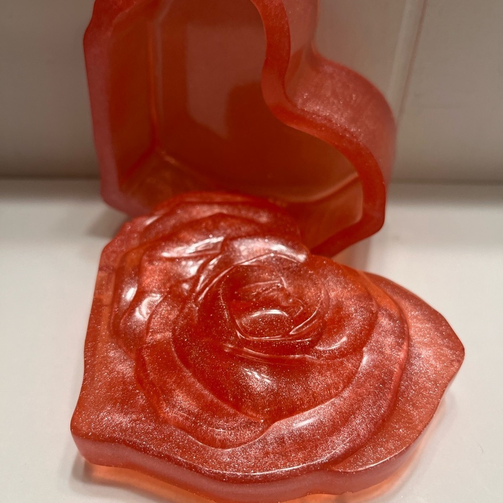 Pick (1) Heart-Shaped Jar - Picture 3 of 7